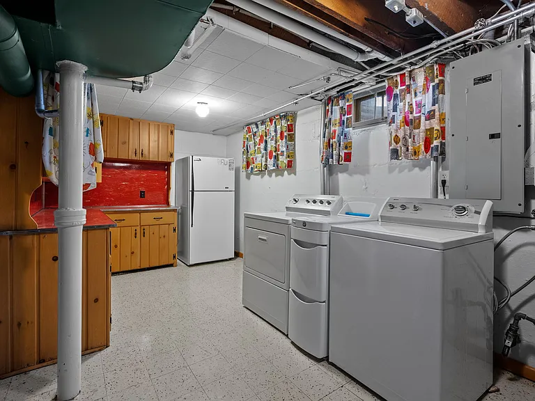 1109 3rd St NW — Photo 24