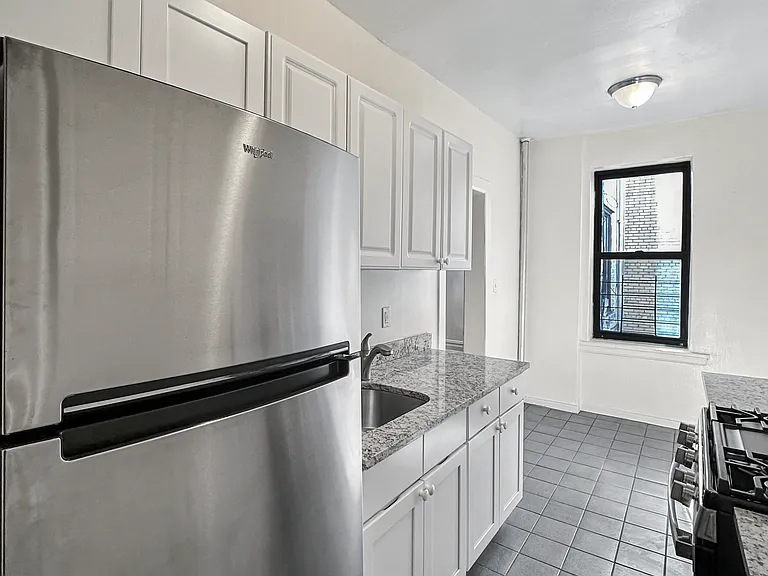 555 Fort Washington Ave #3B — Photo 4