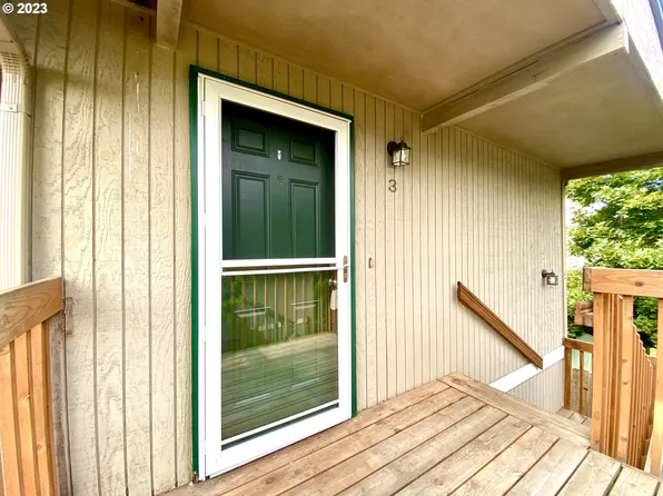 7302 NE 16th Ave APT 3, Vancouver, WA 98665