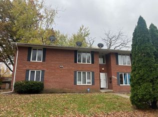 2206 Lexington Dr APT C, Springfield, IL 62704