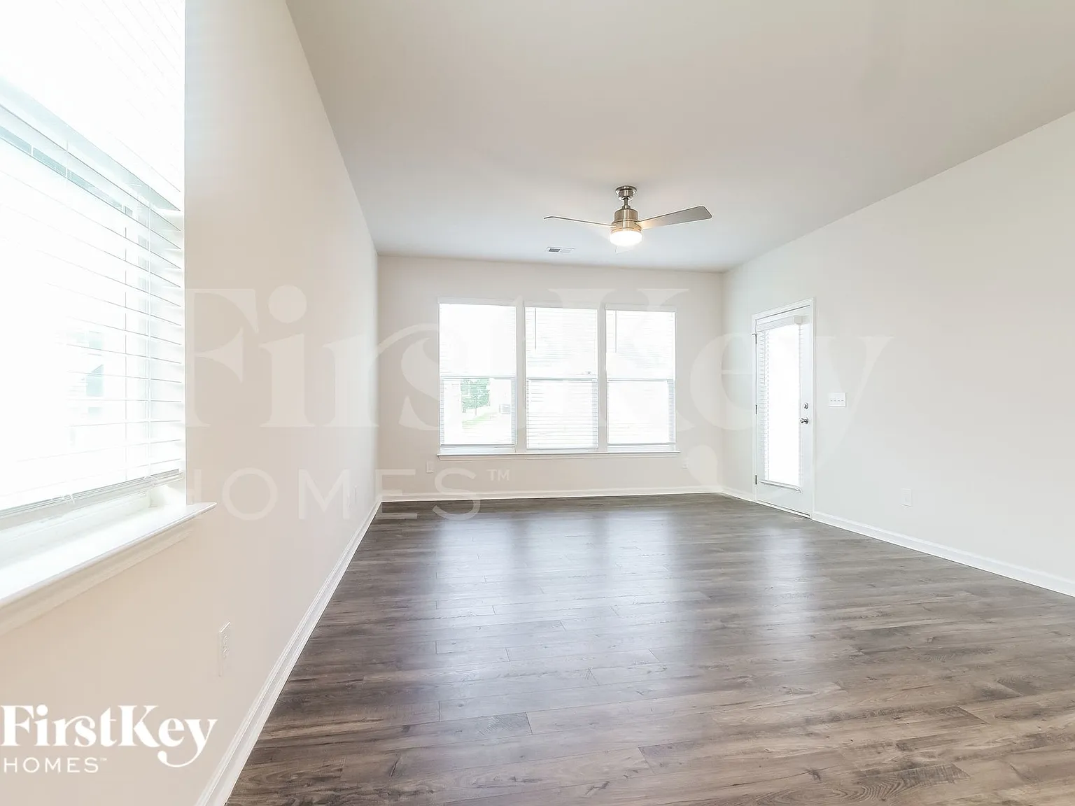 4 bed, 2.5 bath, 2046 sqft, $2,255 — Photo 4