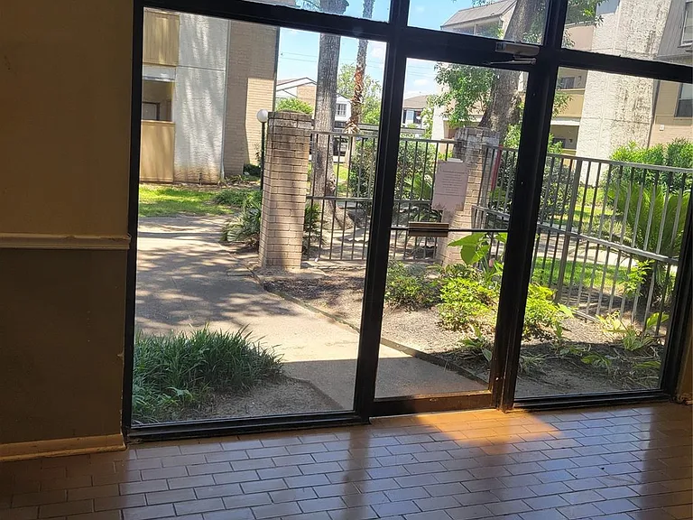 8425 Hearth Dr #25 — Photo 3