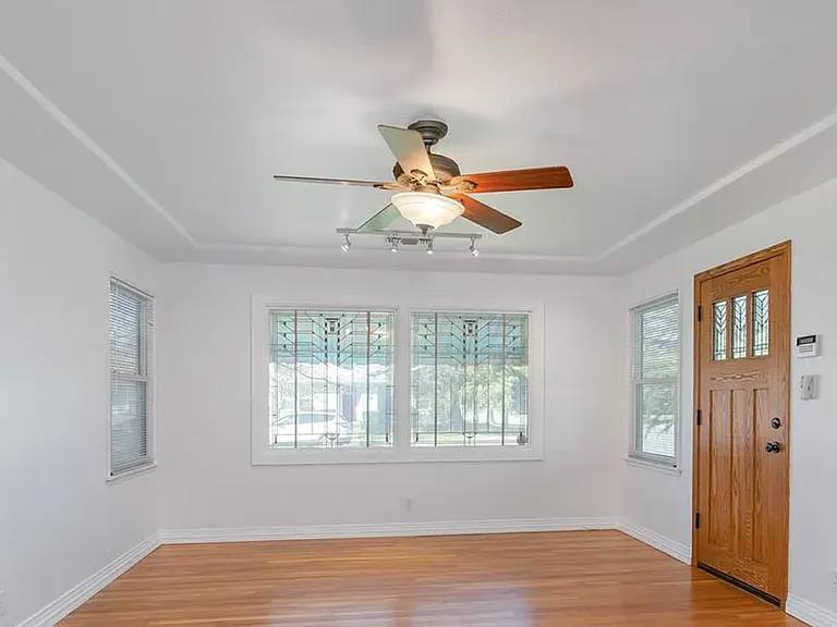 2930 Cedar St — Photo 6