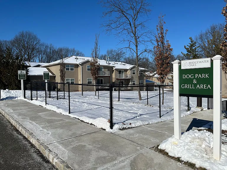 Bridgewater Oaks — Photo 21