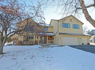 7020 Beacon Cir, Eden Prairie, MN 55346