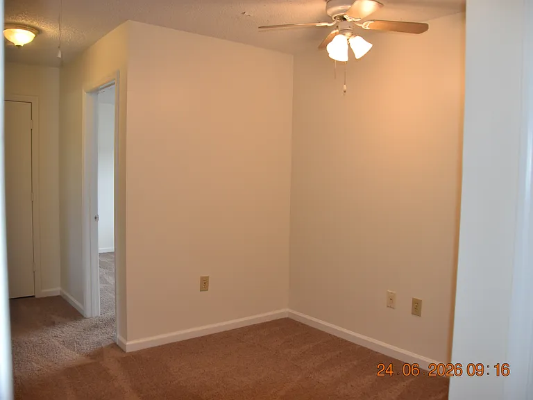 110 Harpers Hop Ct — Photo 9