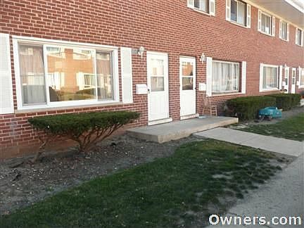 2nd image of 1054 N Boxwood Dr #A