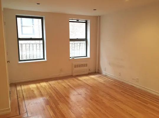 Rented by Waverly Realty Associates | media 8