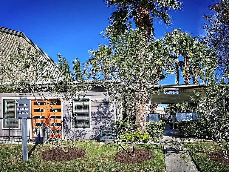 Alamo Estates — Photo 2