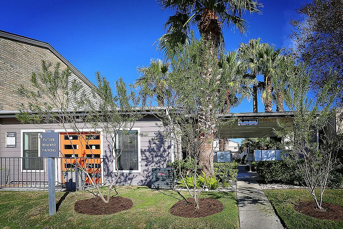 Building Photo - Alamo Estates