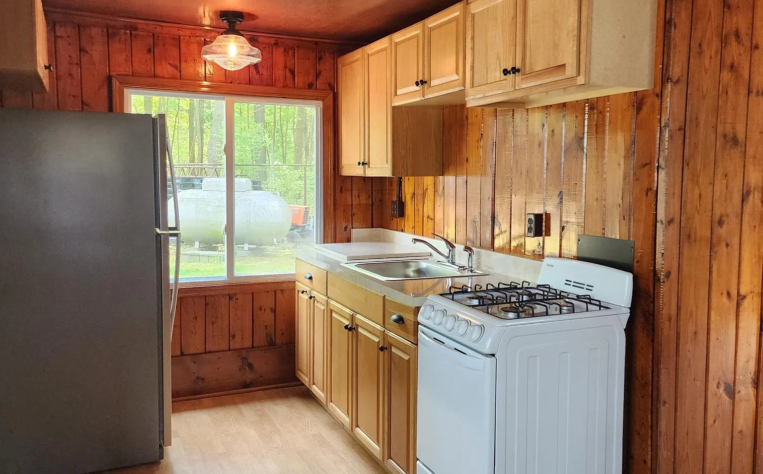 6718 Academy Dr — Photo 3