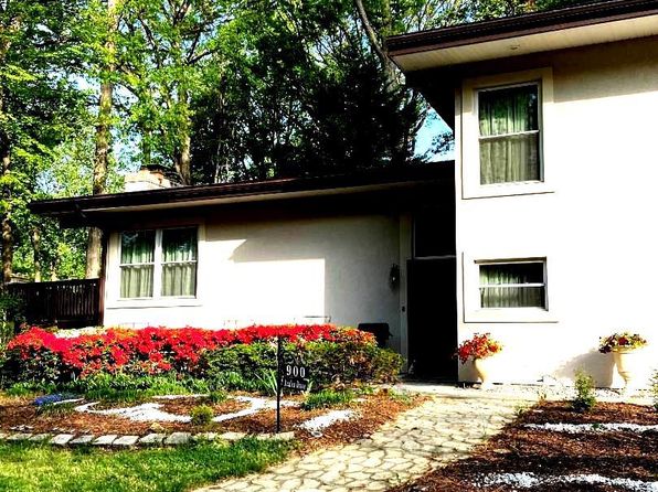 900 Azalea Dr, Rockville, MD 20850