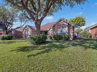2601 Daisy Ln, Rowlett, TX 75089