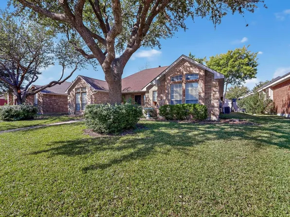 2601 Daisy Ln, Rowlett, TX 75089