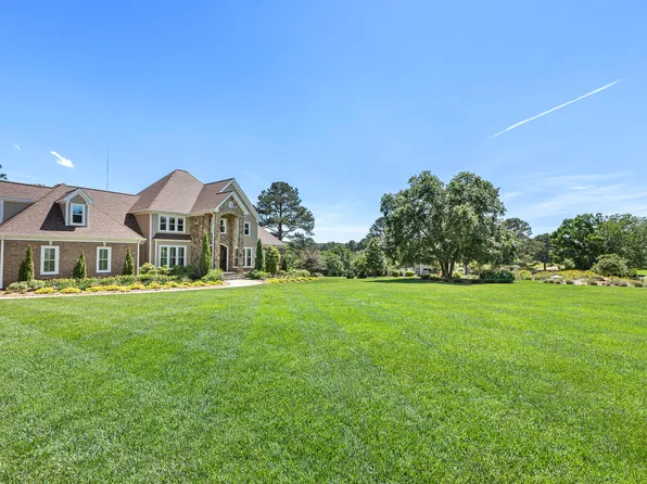 6909 Darcy Ln, Raleigh, NC 27606