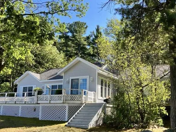 38500 Beaver Dr, Beaver Island, MI 49782