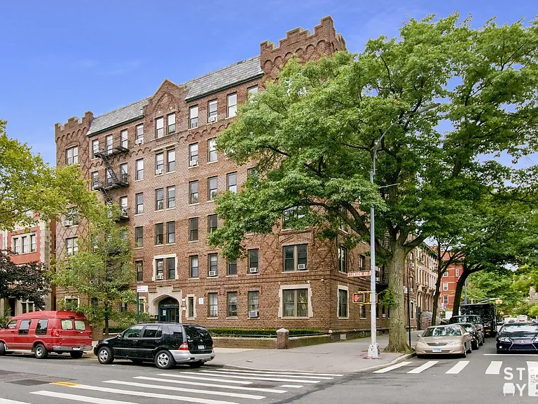 400 Clinton Ave #2D — Photo 11
