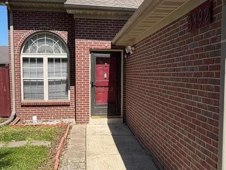 3392 Tyler Ct — Photo 3