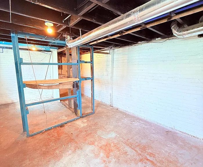 1464 Baldwin St — Photo 26