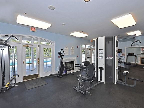 3rd image of 109 Barclay Dr