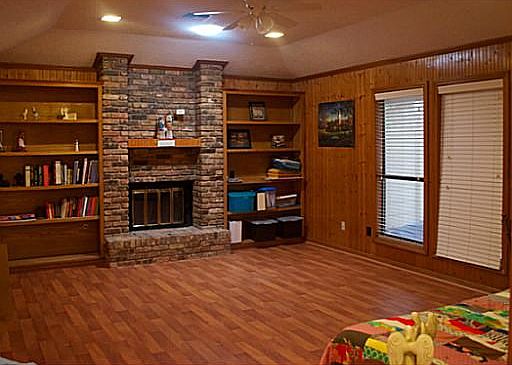 1st image of 8900 Driftwood Dr