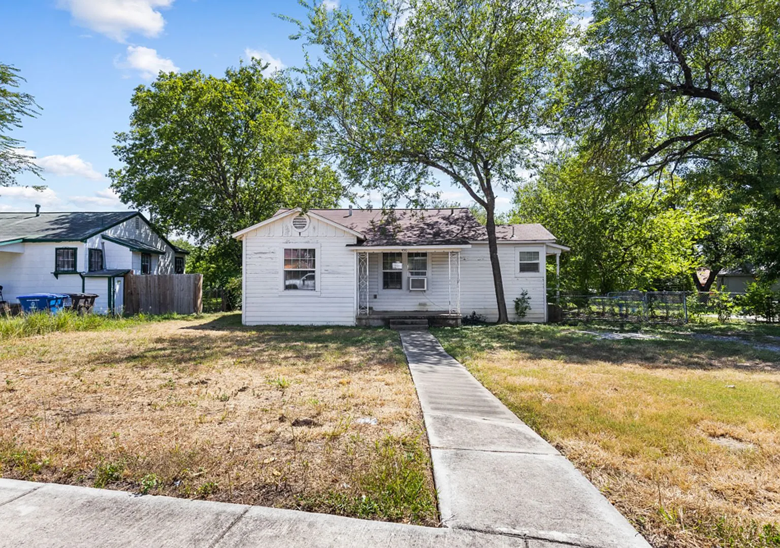 2 Bedroom/2 Bath University Park Subdivision — Photo 1