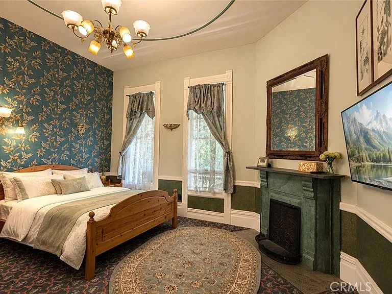 225 N Lima St #101 — Photo 1