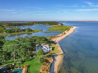 138 Red Creek Rd, Hampton Bays, NY 11946