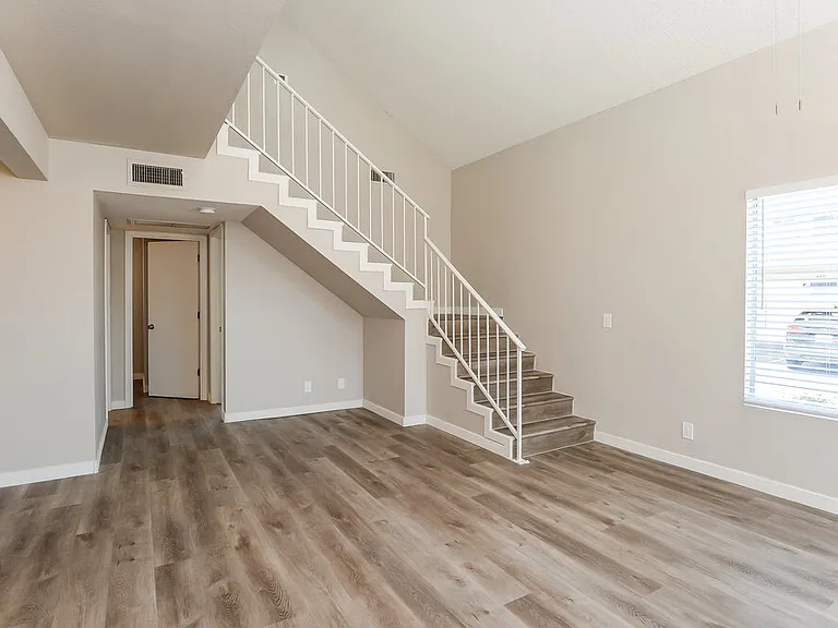 235 N 22nd Pl #556 — Photo 7