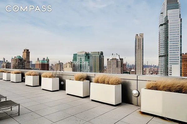 Rented by Compass | media 14