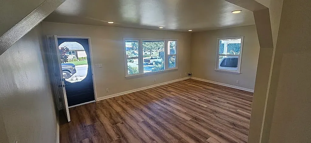 3 bed, 1400 sqft, $4,500 — Photo 4