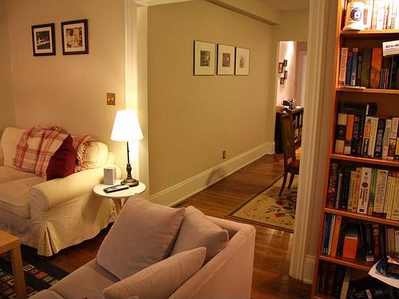 Fullsize Dining Room