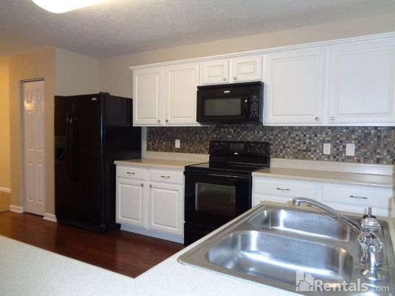 5th image of 3441 Axelwood Dr