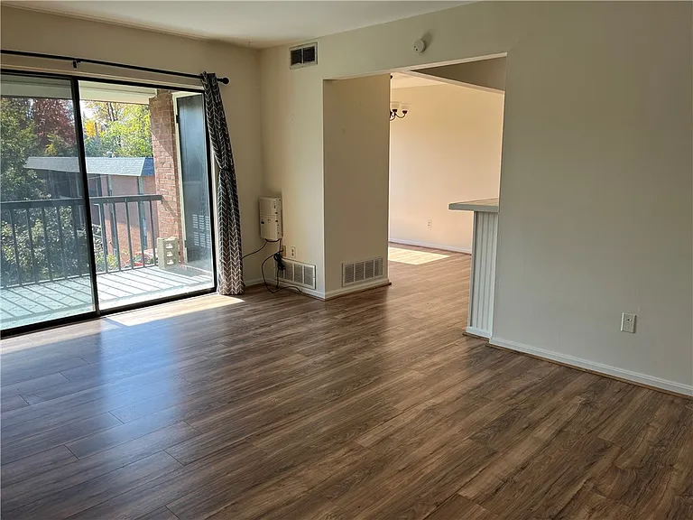 1000 College Park Dr #9 — Photo 2