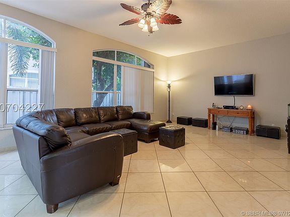 5th image of 3766 SW 50th St
