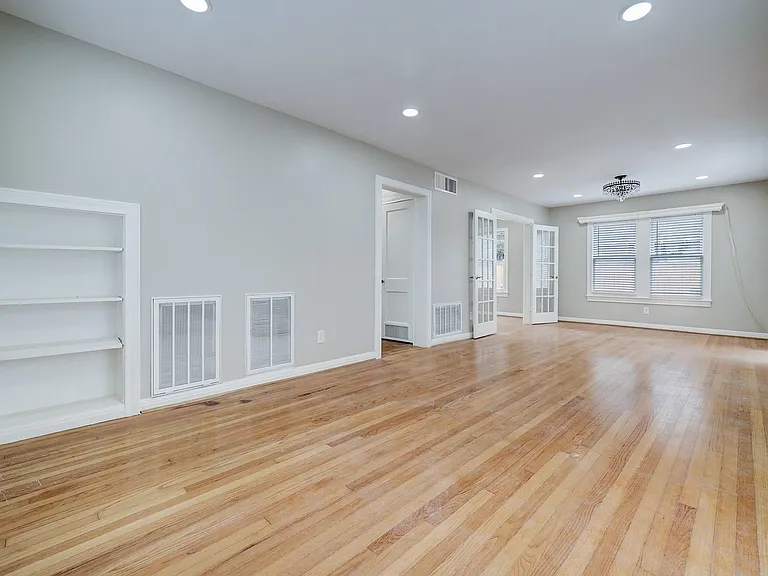 827 Le Green St — Photo 5