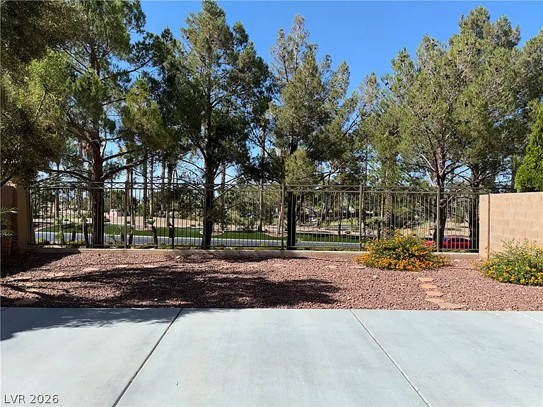 42 Sandy Bunker Ln — Photo 37