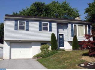 4 Dale Dr, Oley, PA 19547