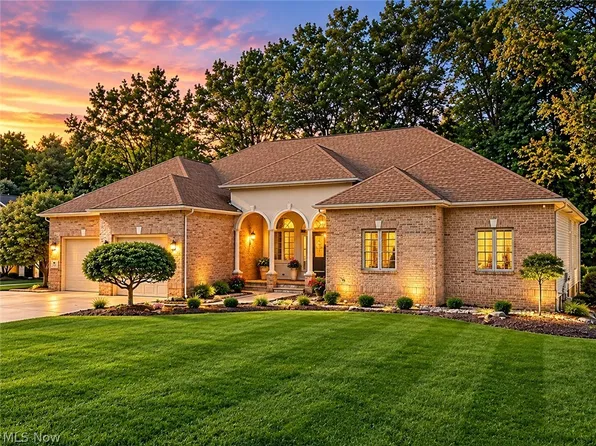 40 White Oak Ct, Canfield, OH 44406