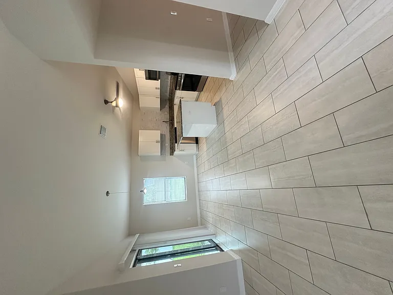 1105 NE 6th Pl — Photo 43