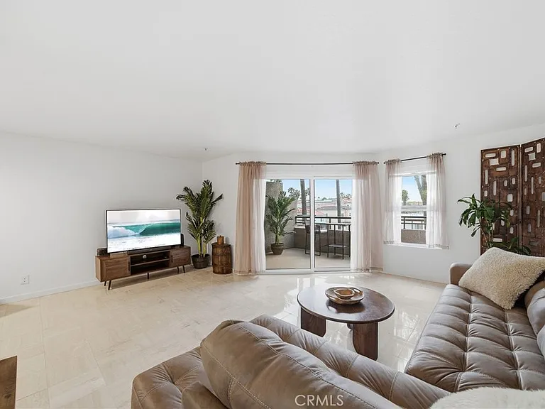 1200 Pacific Coast Hwy #327 — Photo 6