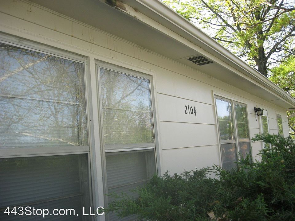 1st image of 2103 Meadowvale Ct #B
