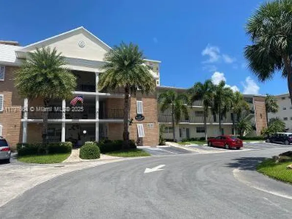 455 Paradise Isle Blvd APT 209, Hallandale, FL 33009