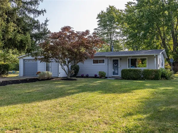 12503 Alton Dr, Grafton, OH 44044