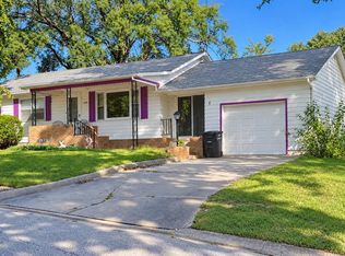 1315 Dexter St, Clay Center, KS 67432