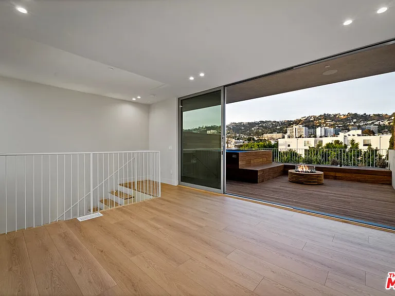 755 N Alfred St #B — Photo 12