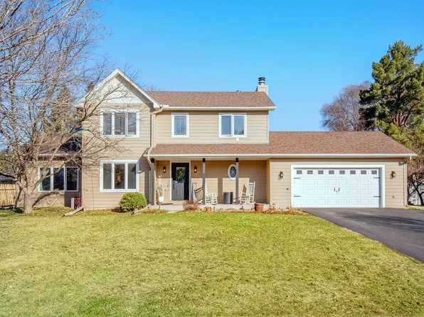 395 Bear Ave S, Vadnais Heights, MN 55127