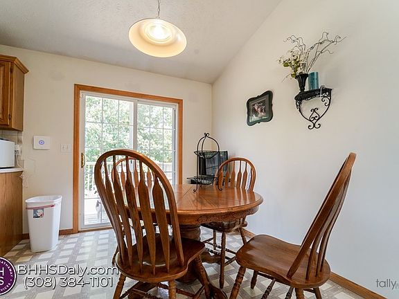 5th image of 4010 Norseman Ave