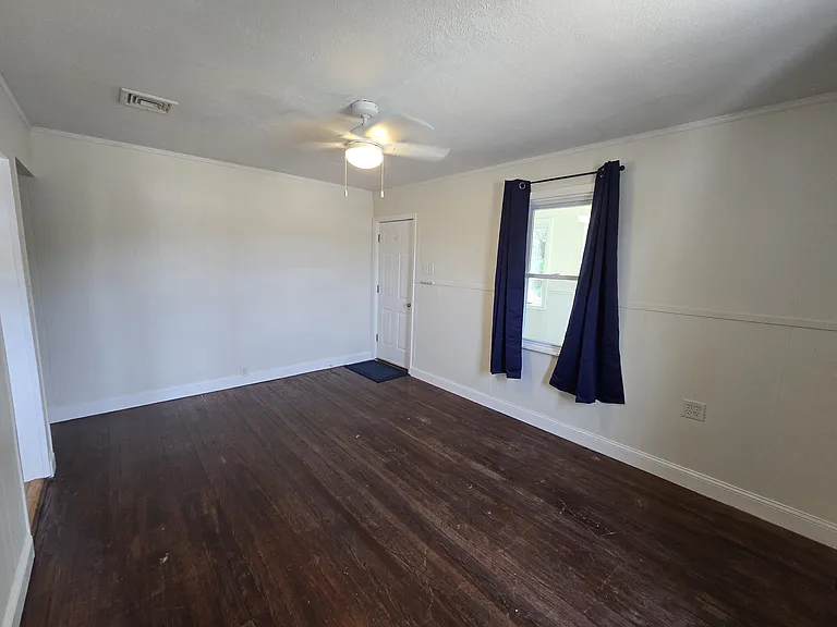 130 S Broadway #130 — Photo 17