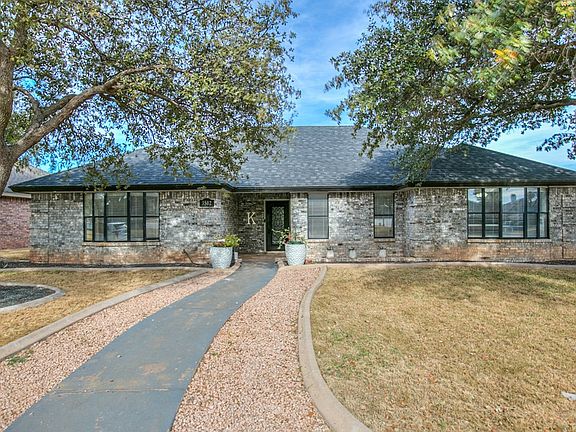 3rd image of 3502 Ridgecrest Ln